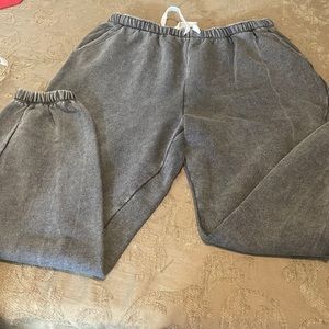 Used men’s pant size L by so